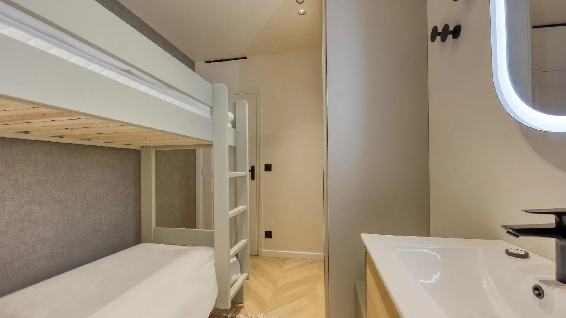 Les Reflets Des Martyrs I 3Ch I 2Sdb I Clim Apartment Paris France
